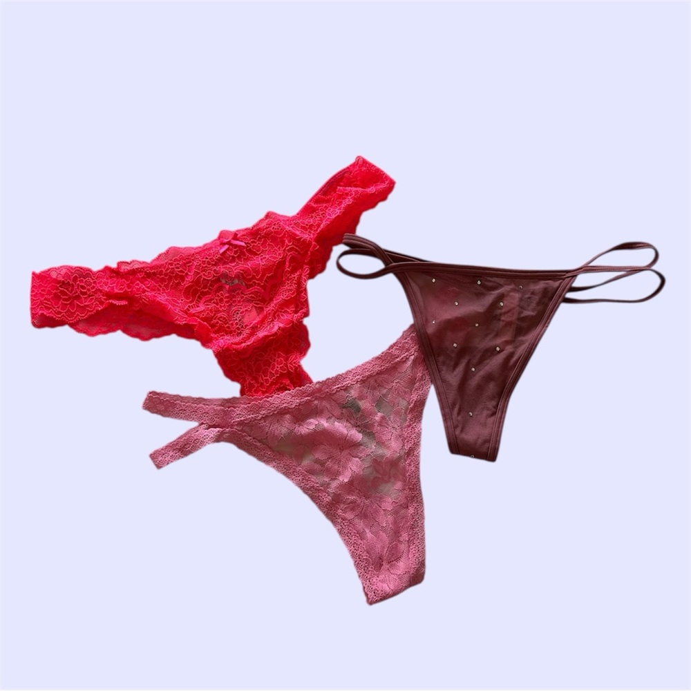 NWT Victoria's Secret Lace Thong Trio in Size Small